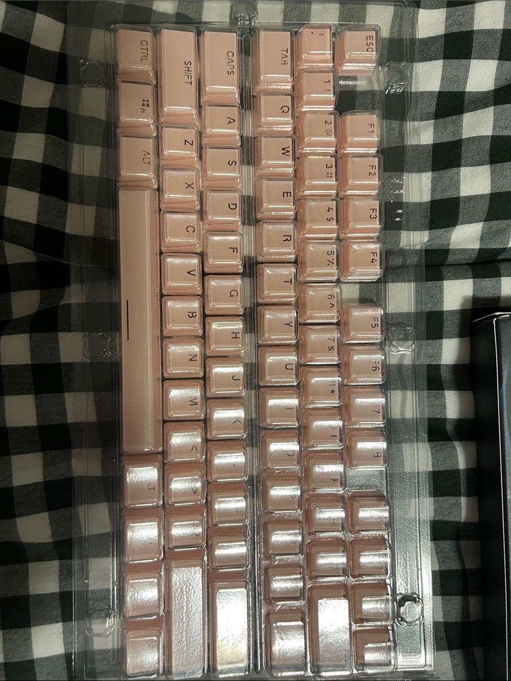 Womier Pink Keycap Set - Picture 2 of 3